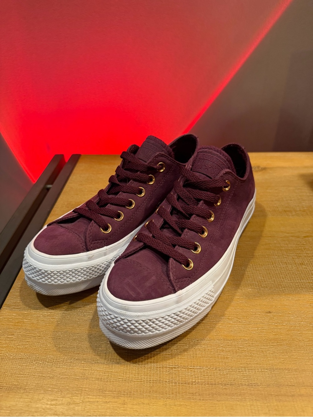 Converse All Stars Women’s Burgundy Platform Canvas Sneakers US 7